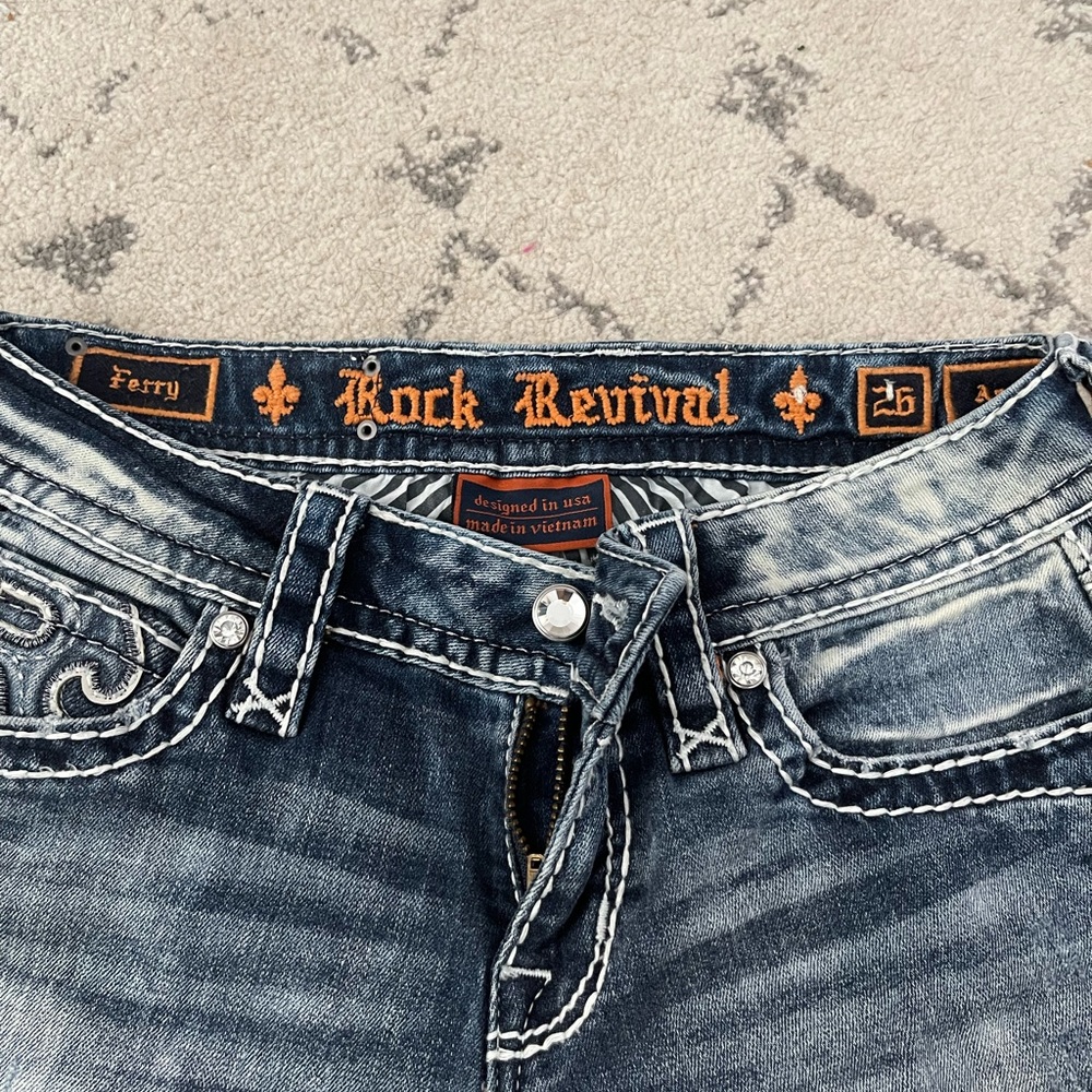 Rock Revival. Size 26.